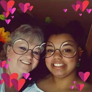 Meet your Posher, Thea